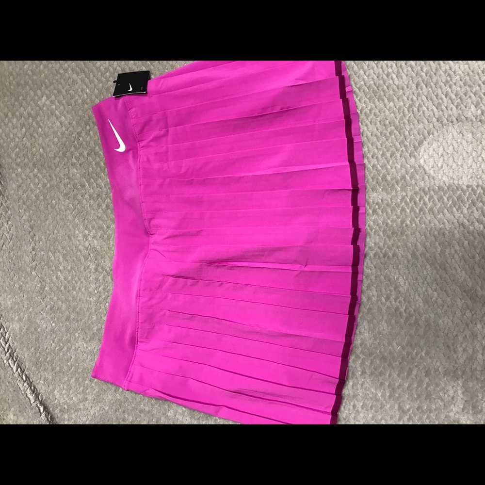 Nike Pleated Tennis Skort, Size XL, NWT!